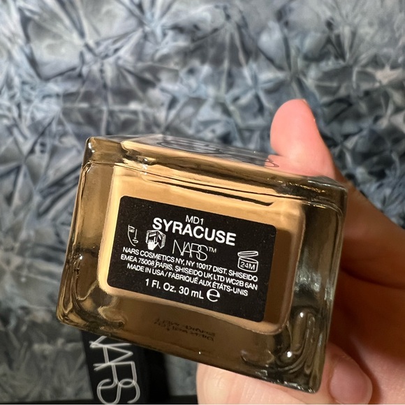 NARS Light Reflecting Skincare Foundation medium-deep 1 Syracuse 1 Oz. - Picture 4 of 9
